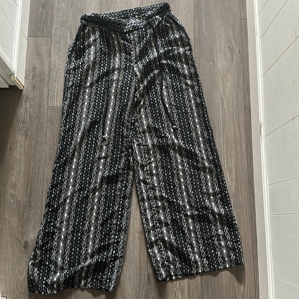 Black and white Maurice’s trousers - size medium